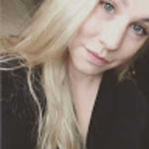 Meet your Posher, Courtney